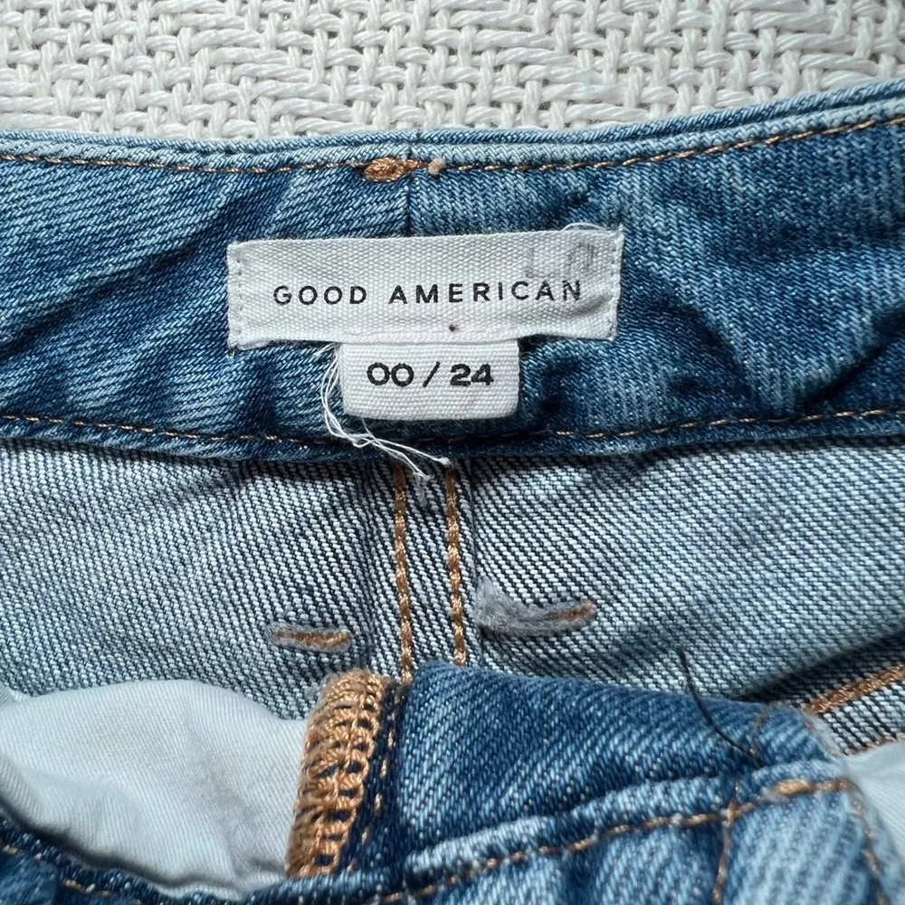 Good American Baggy Denim Shorts Indigo Curve Raw Hem Size 24